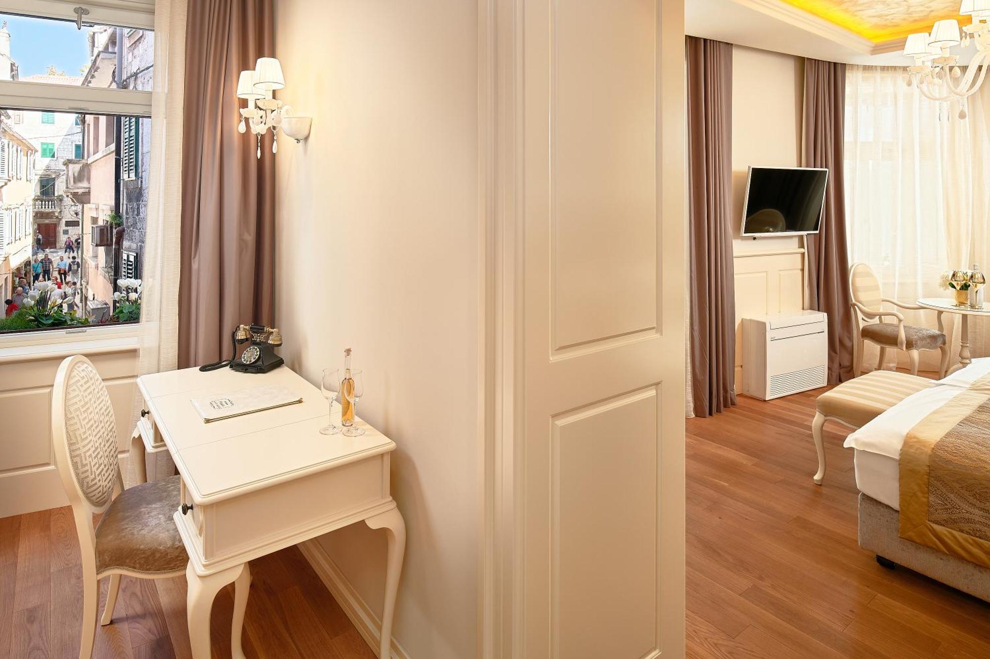 ספליט Piazza Heritage Hotel מראה חיצוני תמונה