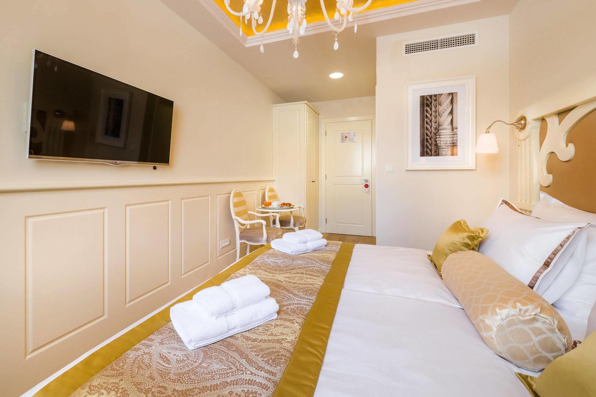 ספליט Piazza Heritage Hotel מראה חיצוני תמונה
