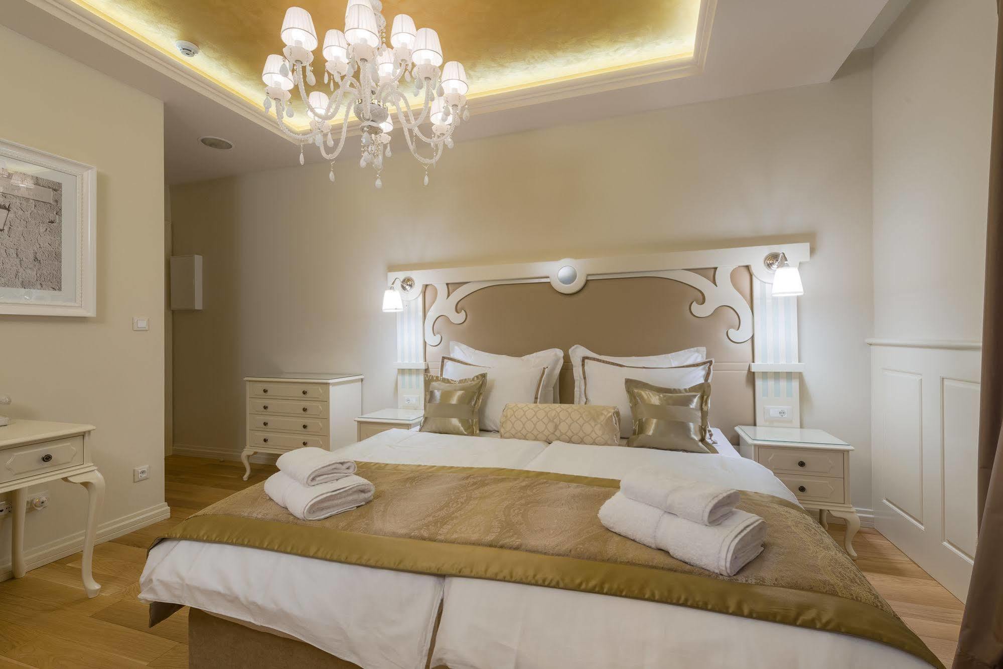 ספליט Piazza Heritage Hotel מראה חיצוני תמונה
