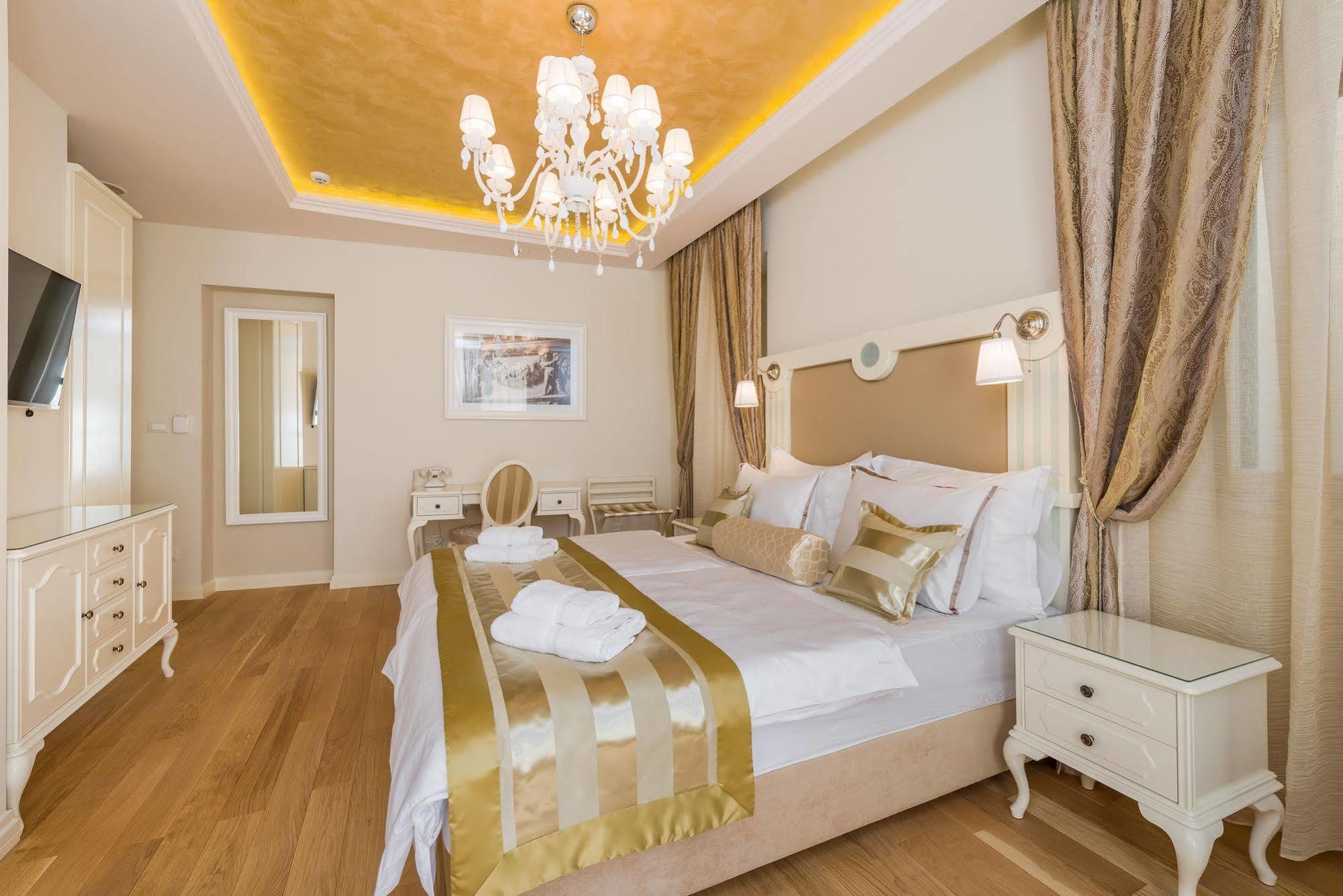 ספליט Piazza Heritage Hotel מראה חיצוני תמונה