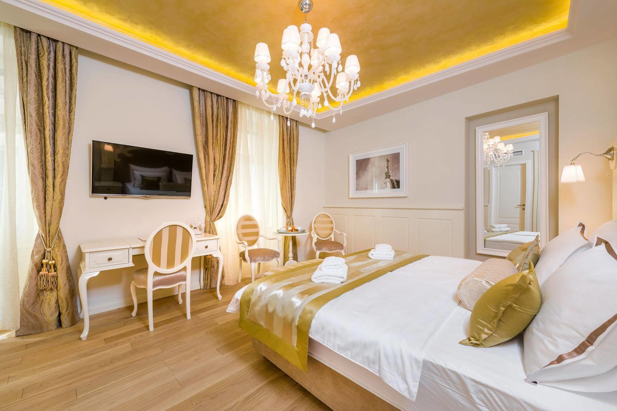 ספליט Piazza Heritage Hotel מראה חיצוני תמונה