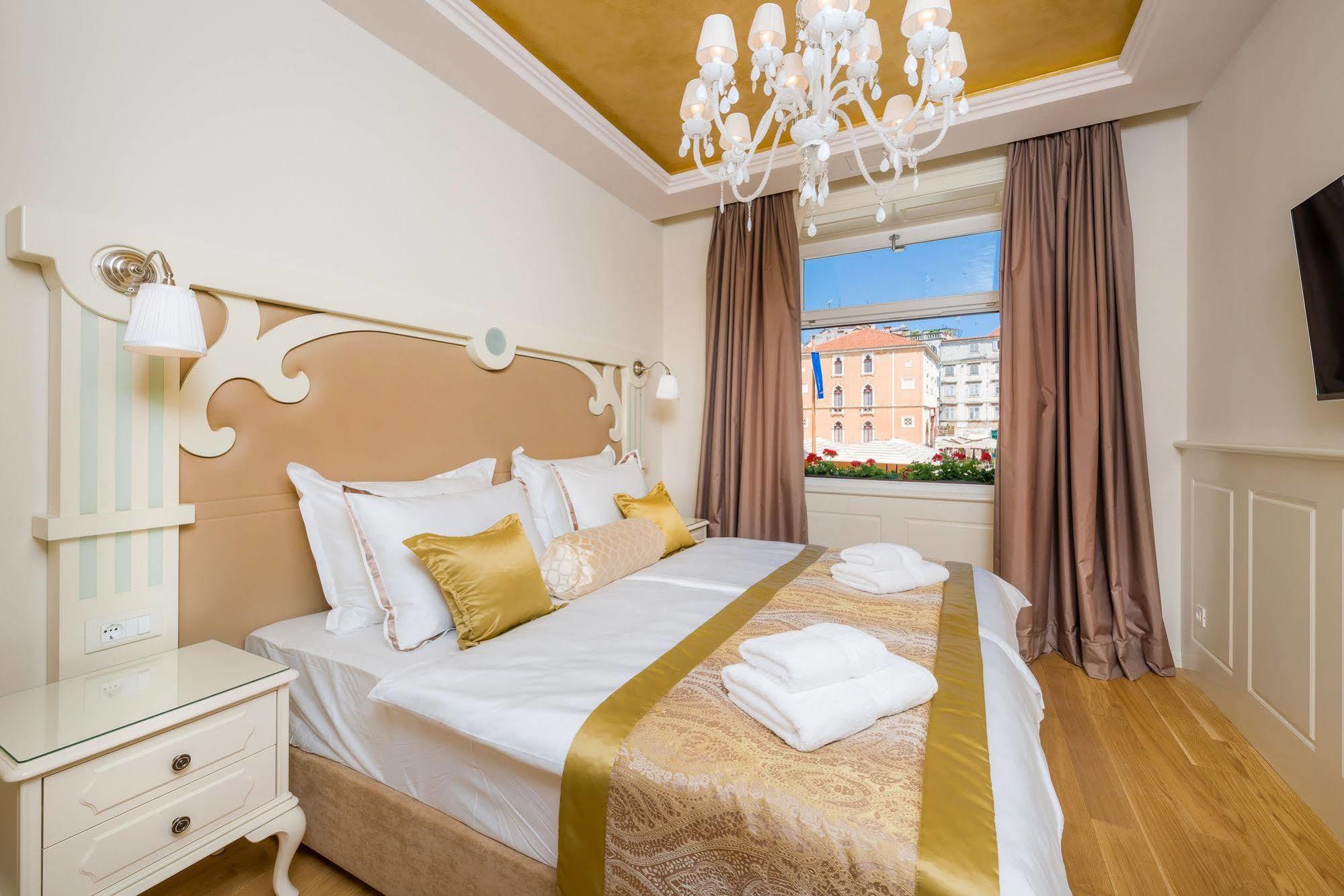 ספליט Piazza Heritage Hotel מראה חיצוני תמונה