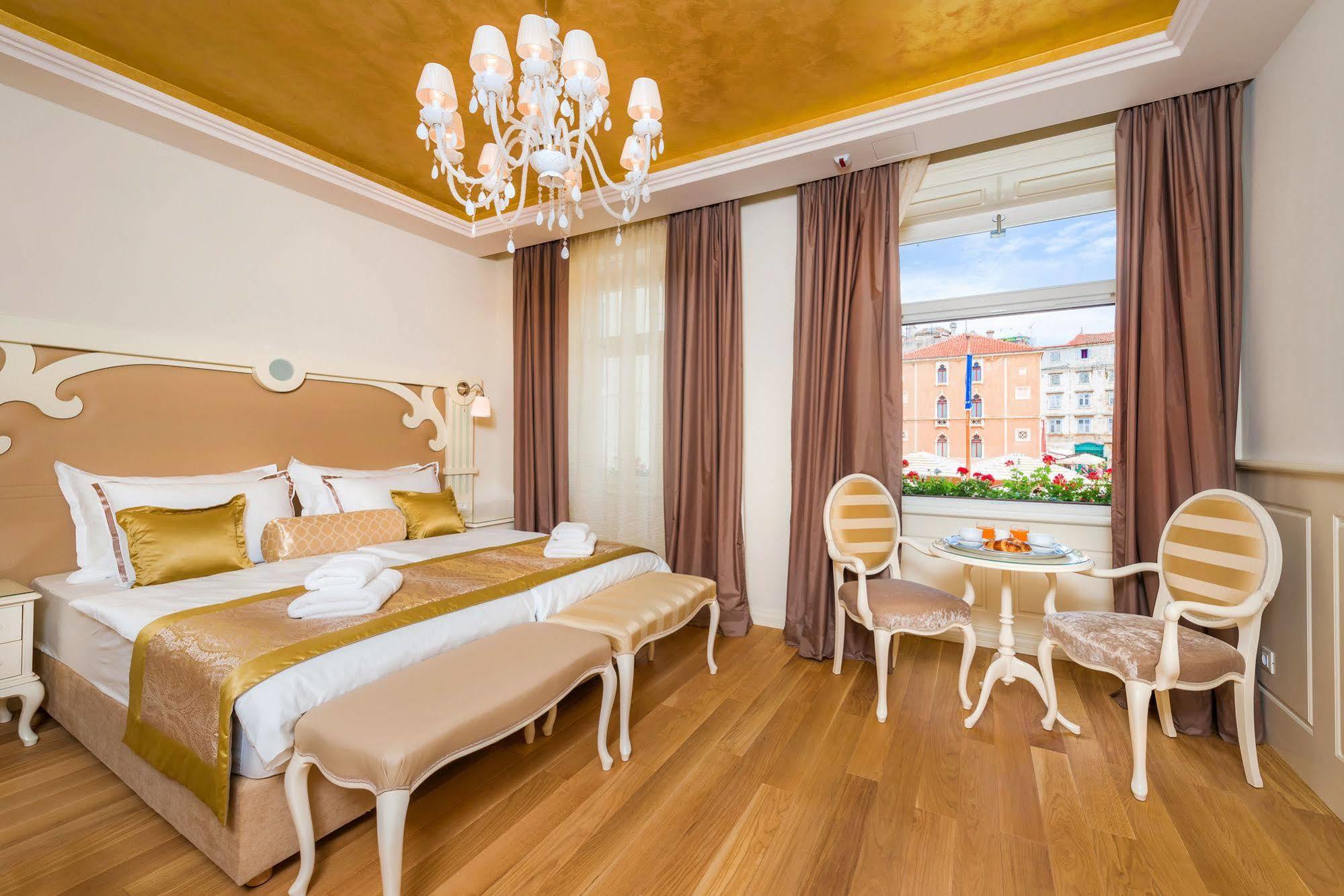 ספליט Piazza Heritage Hotel מראה חיצוני תמונה